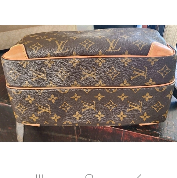 100% Authentic LV Nile Crosdbody. Excellent Condition Offers Accepted. - Picture 3 of 8